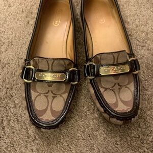 Ladies tan/brown coach loafer